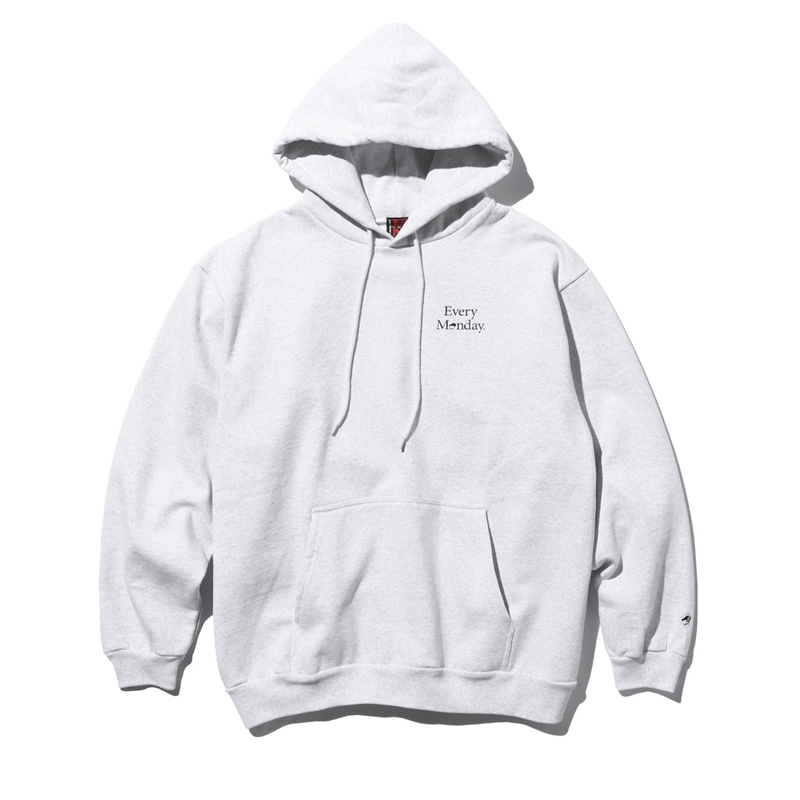 『Ｅｖｅｒｙ　Ｍｏｎｄａｙ』＿ＬＯＧＯフーディー＿ＧＲＥＹ　ＸＬサイズ